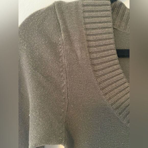 Olive Green Scoop Neck Sweater, Size M, excellent condition - Picture 6 of 6